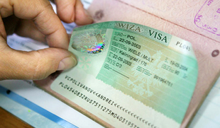Стикер визового разрешения в паспорте